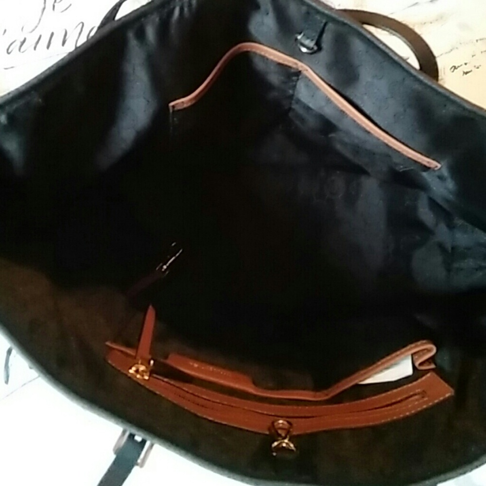 Michael Kors Large Leather Tote - Picture 4 of 7